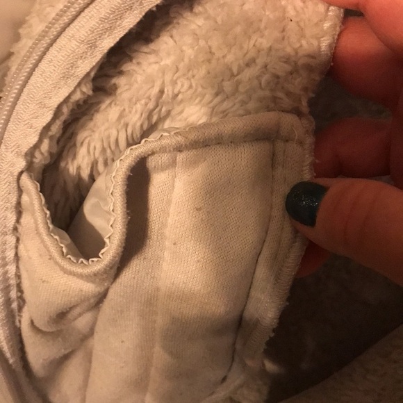 New Balance size Small Fuzzy Jacket - Picture 8 of 9